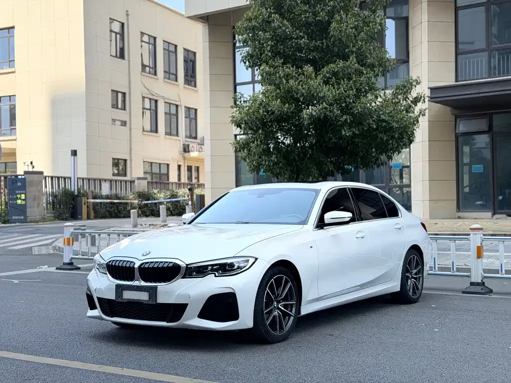 BMW 3 Series — фото 1