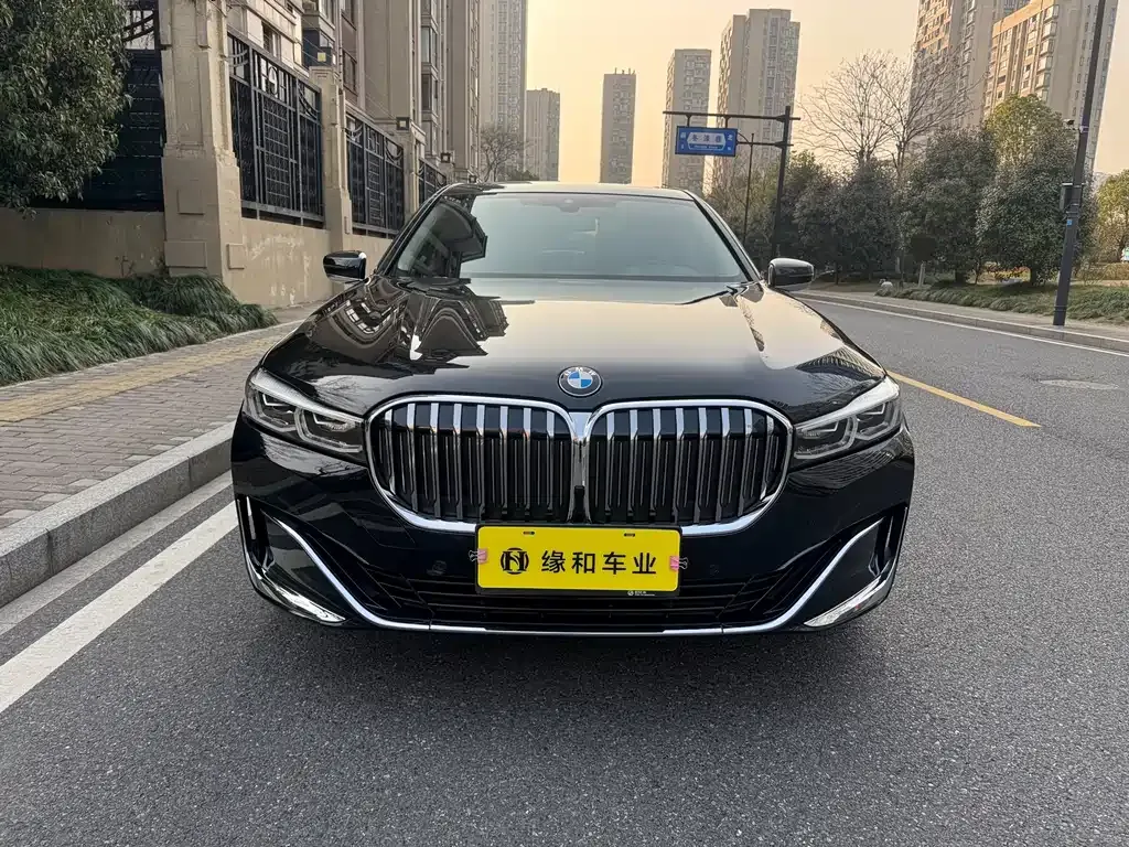 BMW 7 Series — фото 2