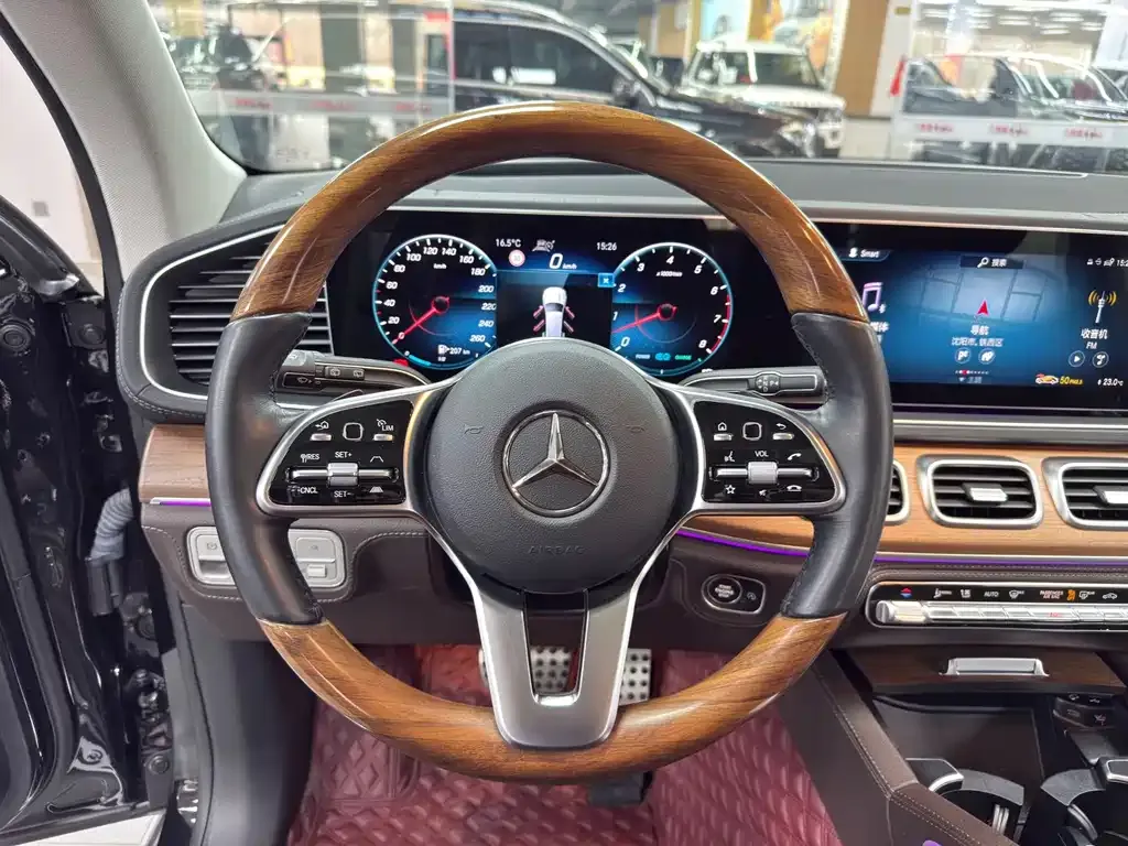 Mercedes-Benz GLS — фото 7
