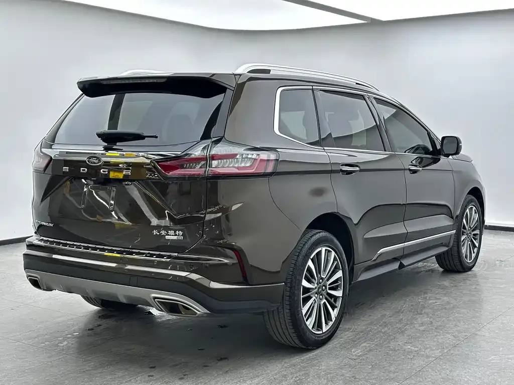 Ford Edge — фото 10