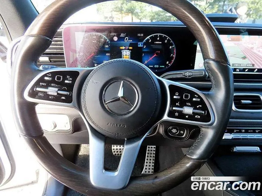 Mercedes-Benz GLS-Class — фото 10