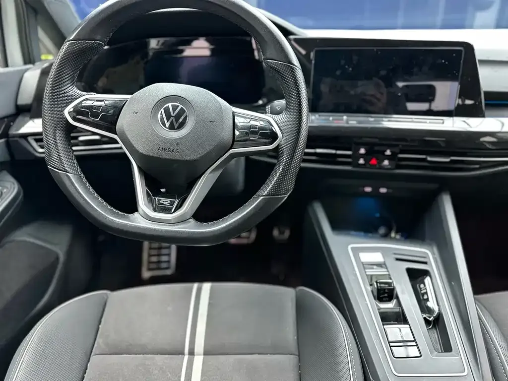 Volkswagen Golf — фото 9