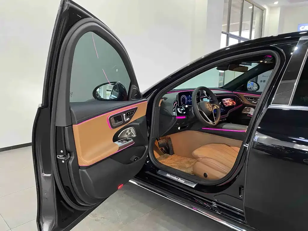 Mercedes-Benz E-Class — фото 10