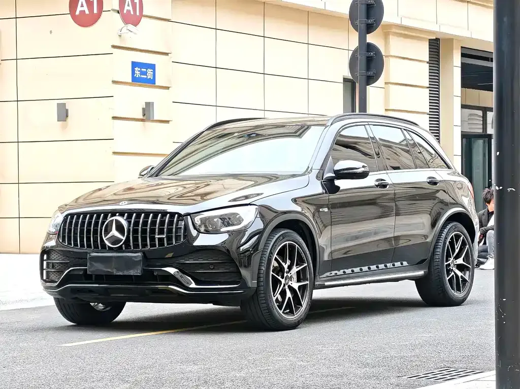 Mercedes-Benz GLC AMG — фото 1