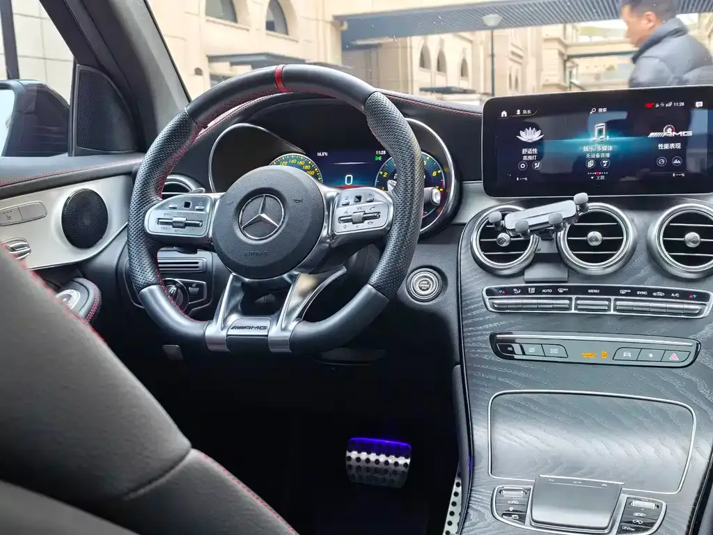 Mercedes-Benz GLC AMG — фото 10