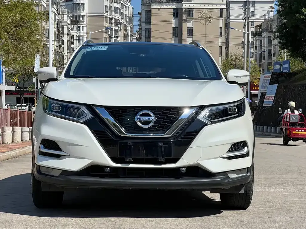 Nissan Qashqai — фото 4