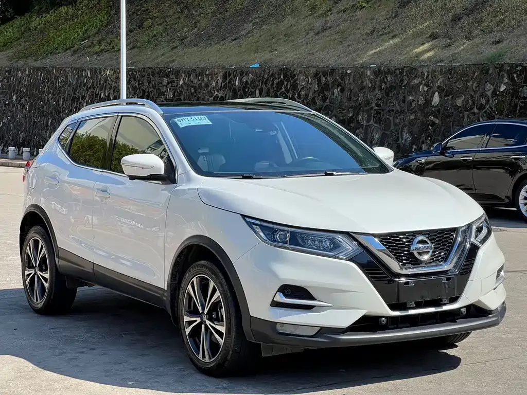 Nissan Qashqai — фото 7