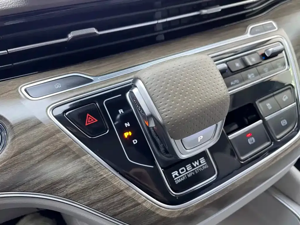 Roewe iMAX8 New Energy — фото 10