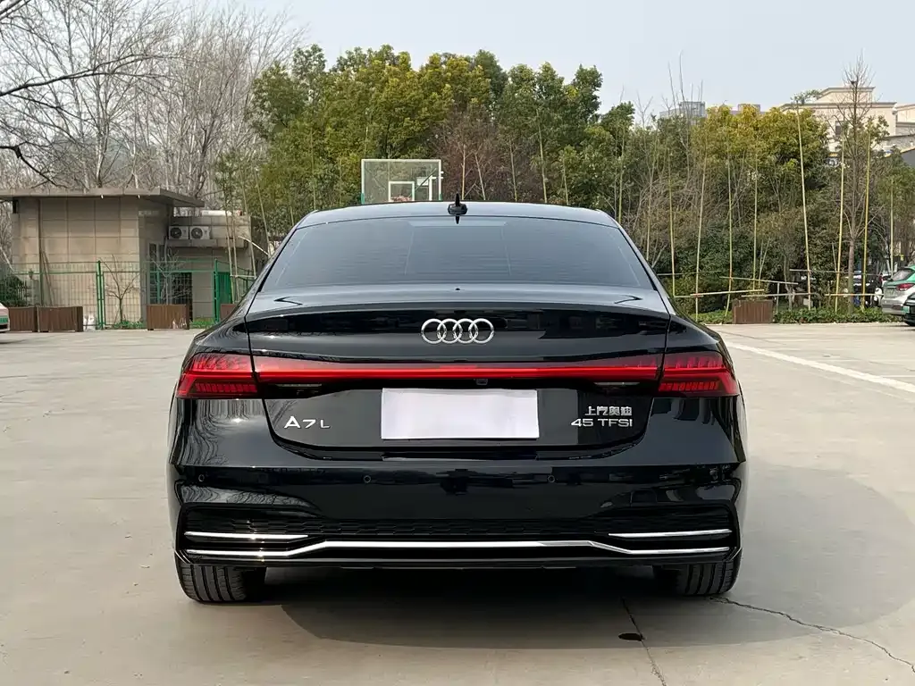 Audi A7L — фото 5