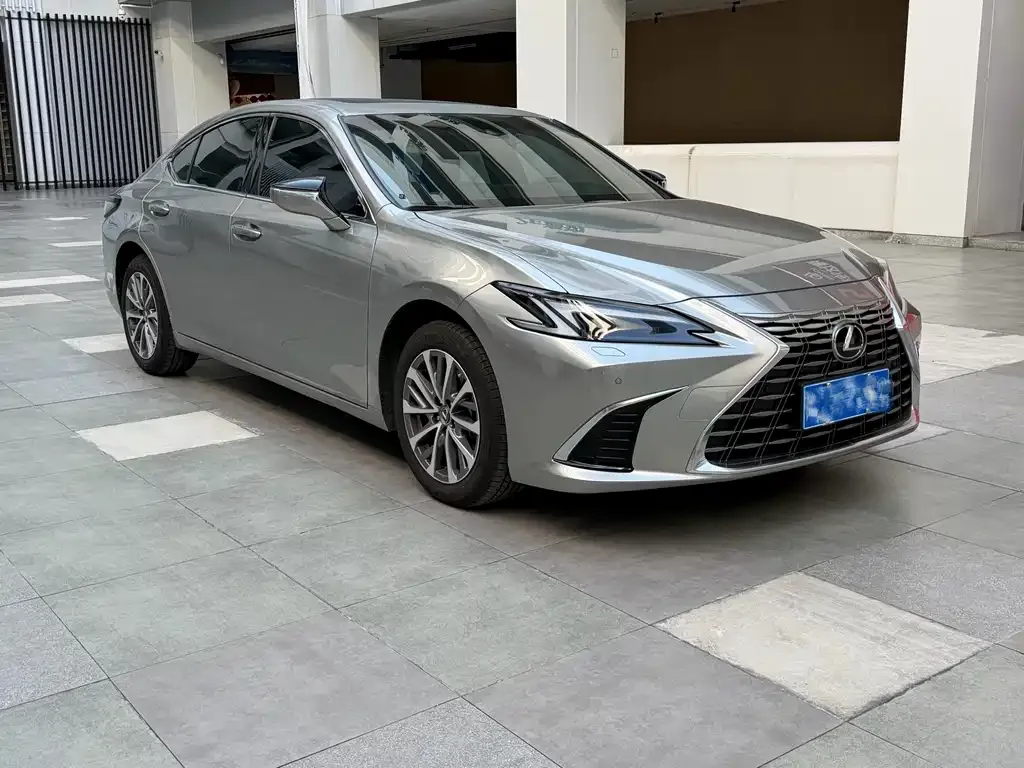 Lexus ES — фото 8