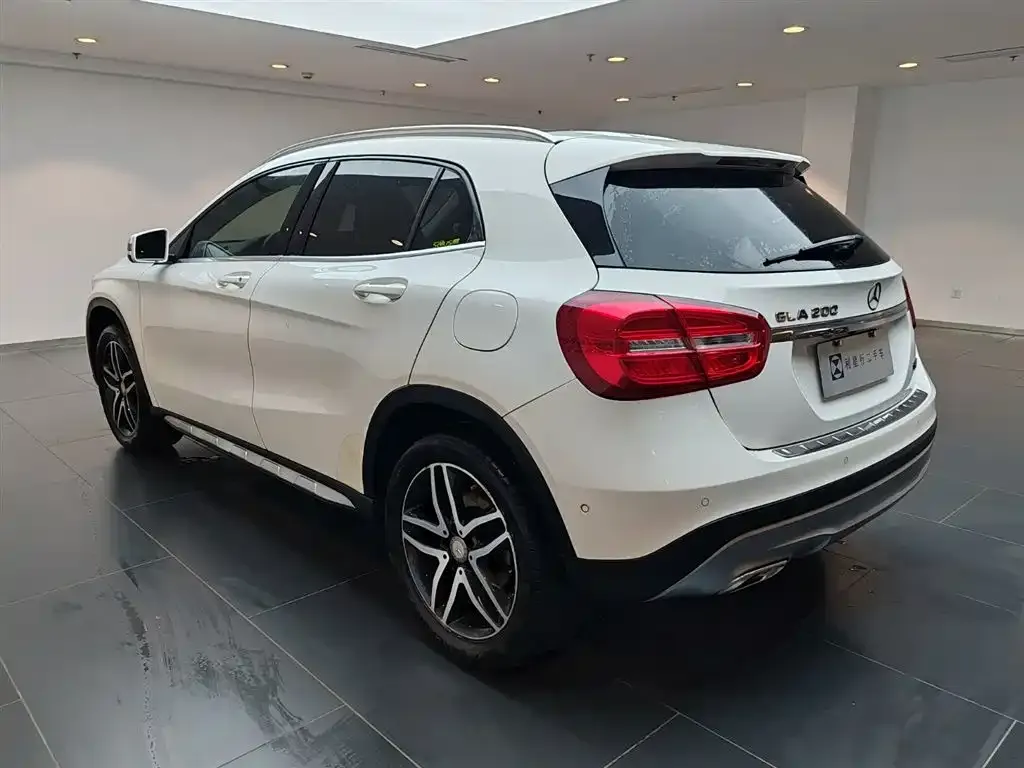 Mercedes-Benz GLA — фото 6