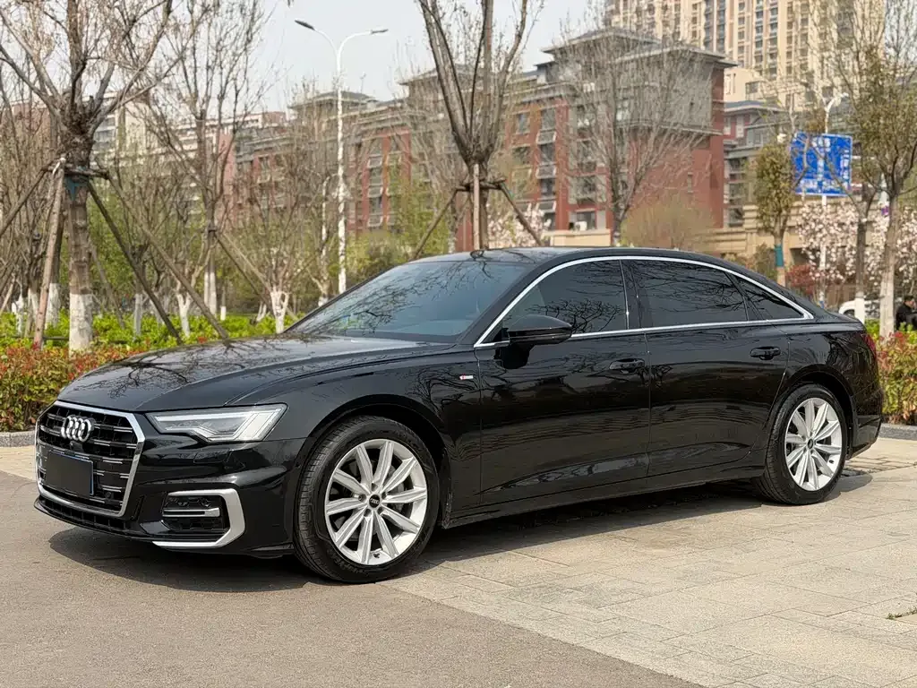 Audi A6L — фото 1