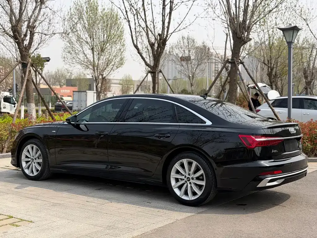 Audi A6L — фото 6