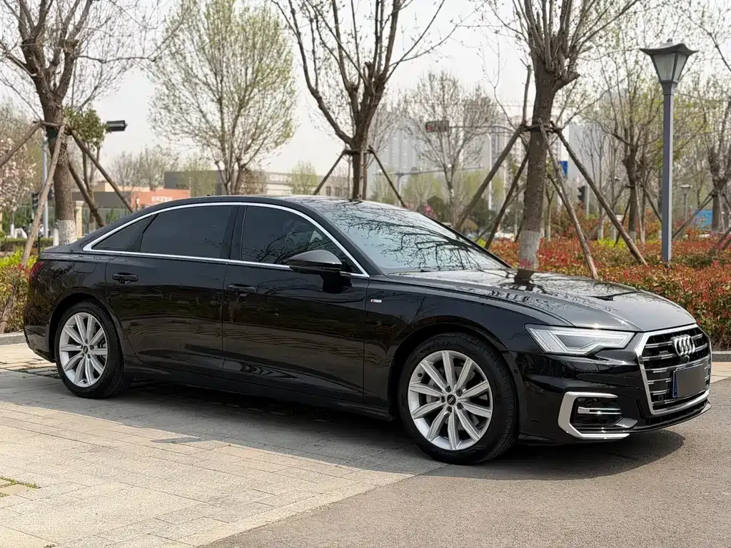 Audi A6L — фото 2