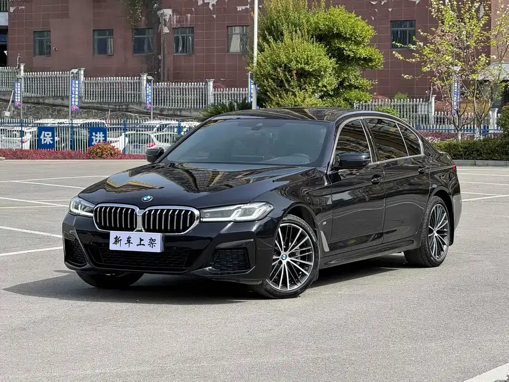 BMW 5 Series — фото 1