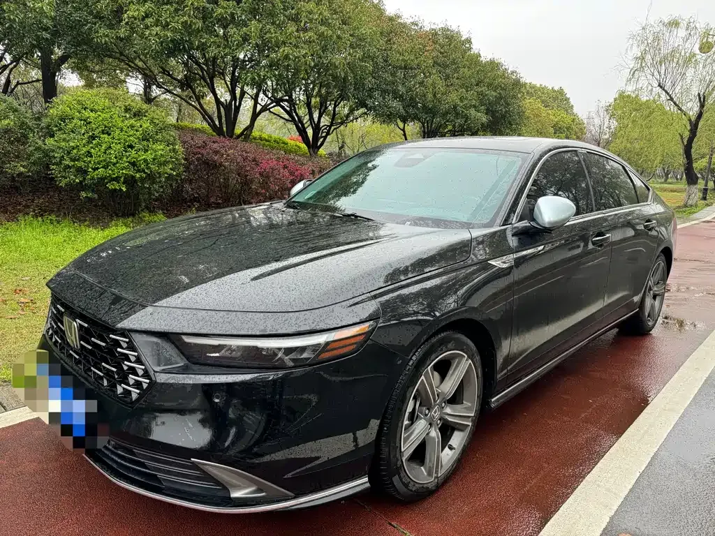 Honda Accord — фото 1
