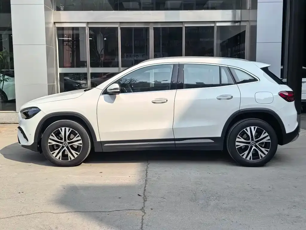Mercedes-Benz GLA — фото 8