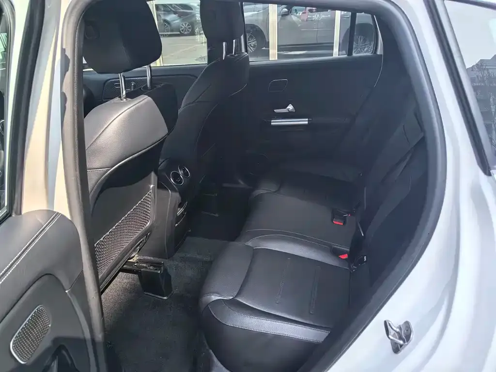 Mercedes-Benz GLA — фото 4