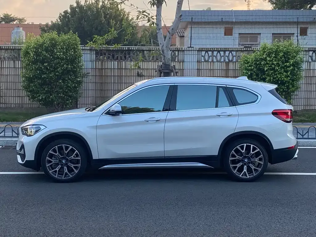 BMW X1 — фото 9