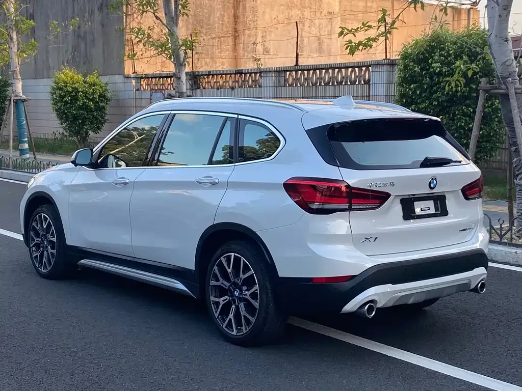 BMW X1 — фото 6