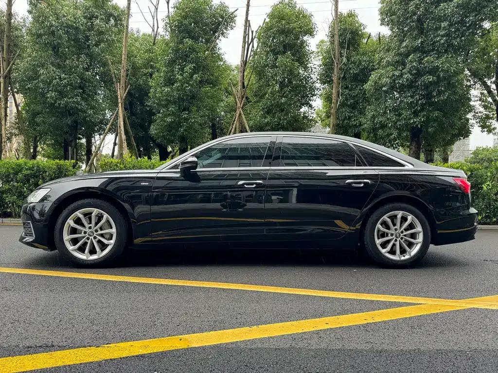 Audi A6L — фото 8