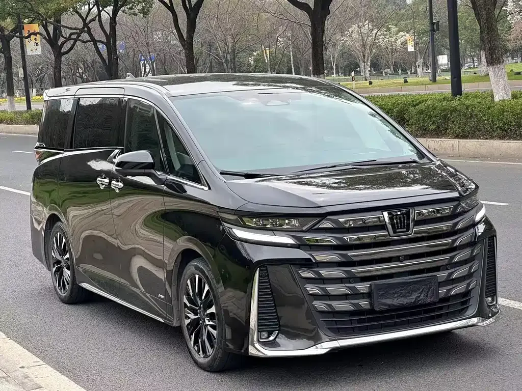 Toyota Vellfire — фото 8