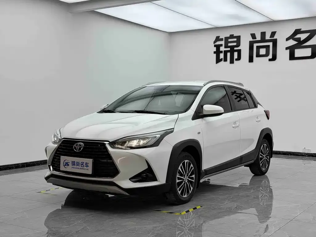 Toyota Yaris L — фото 5