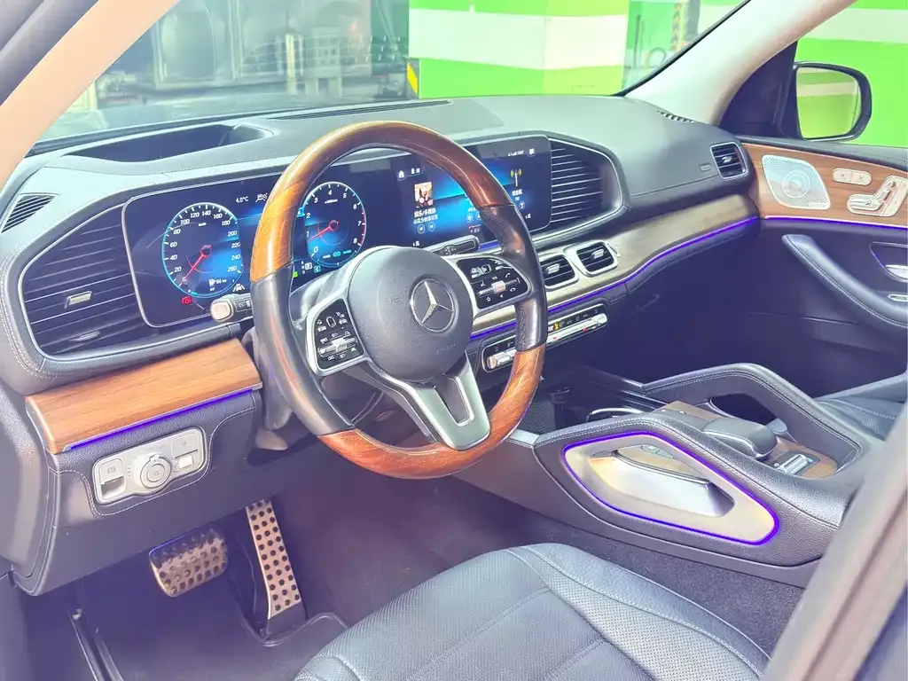 Mercedes-Benz GLS — фото 9