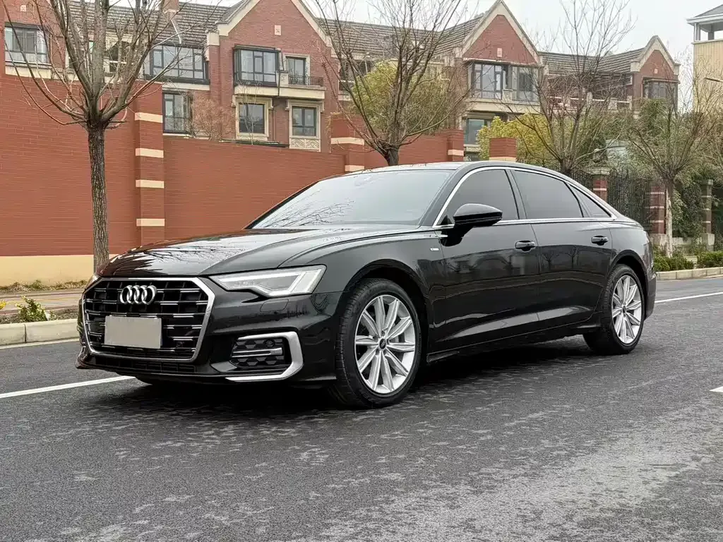 Audi A6L — фото 1