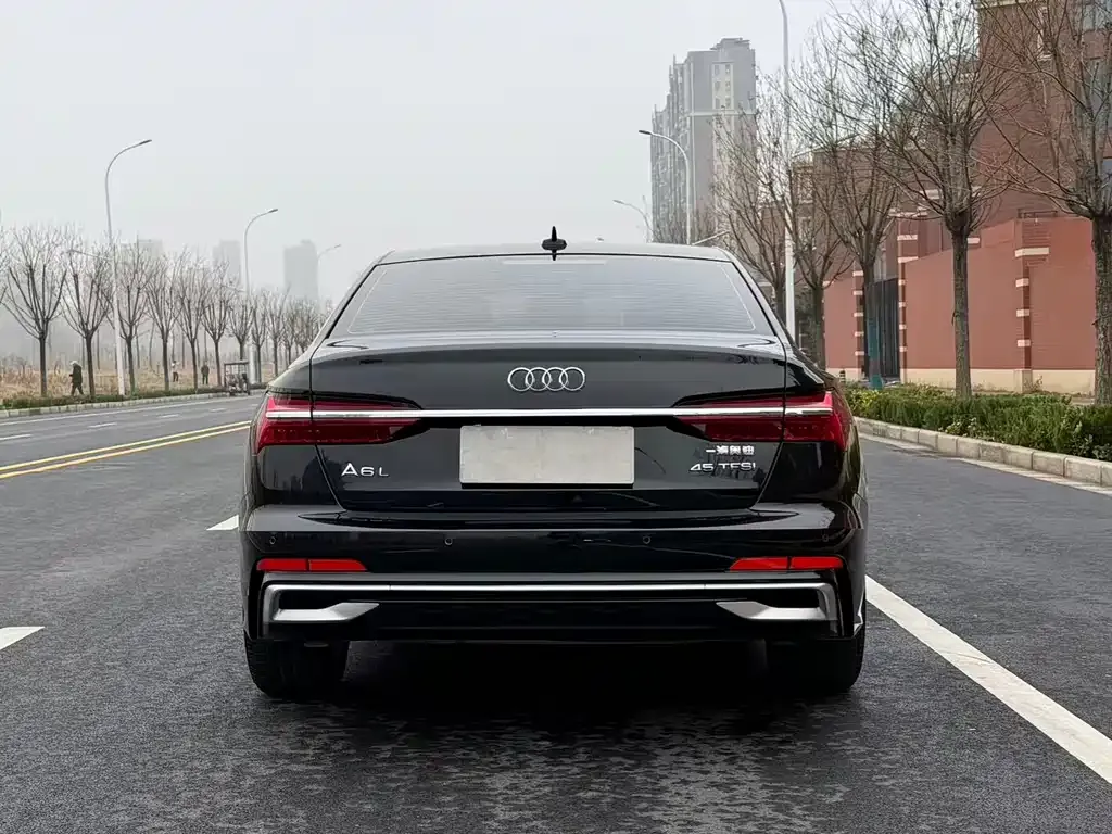 Audi A6L — фото 2