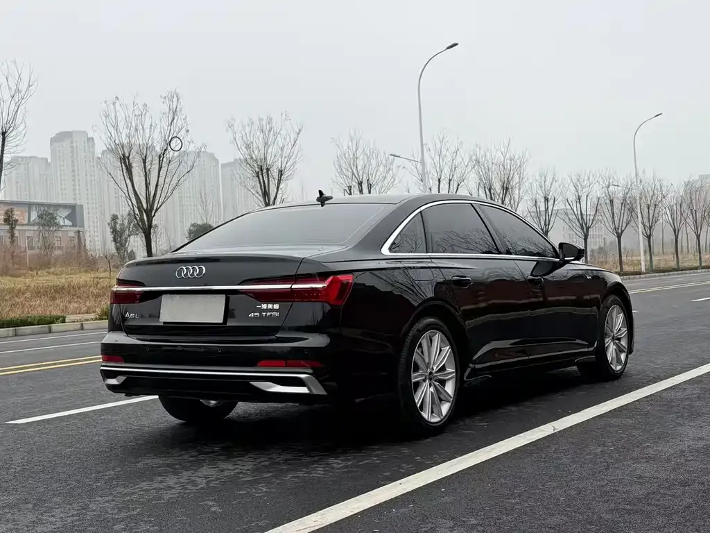 Audi A6L — фото 7