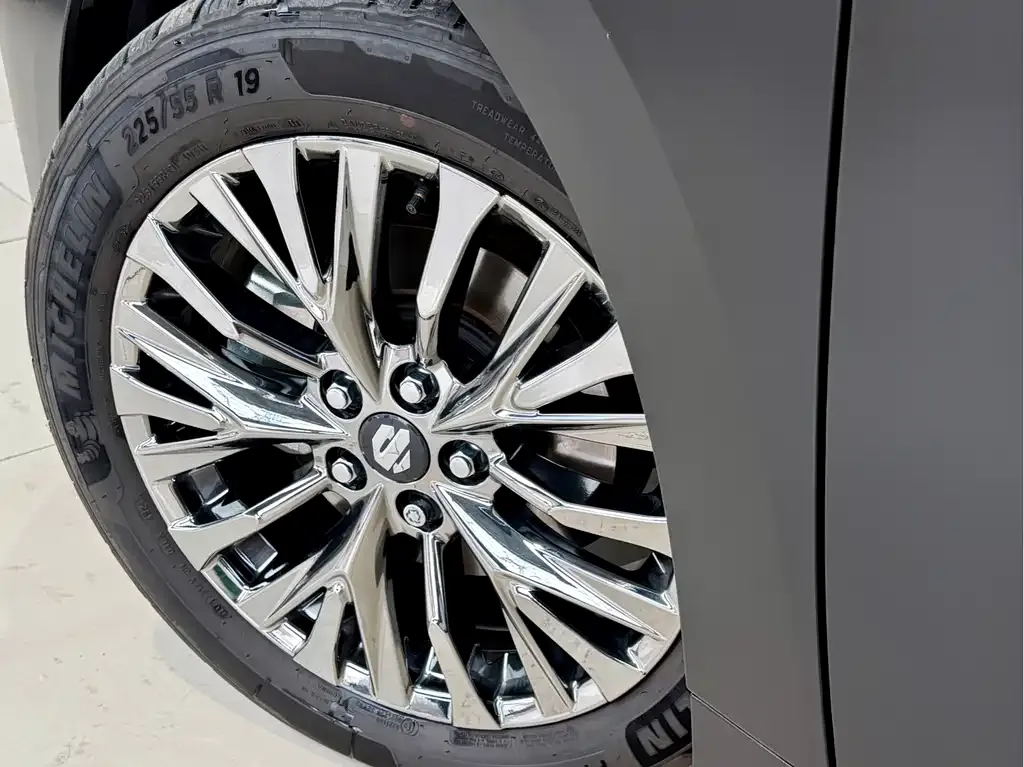 Toyota Alphard — фото 6