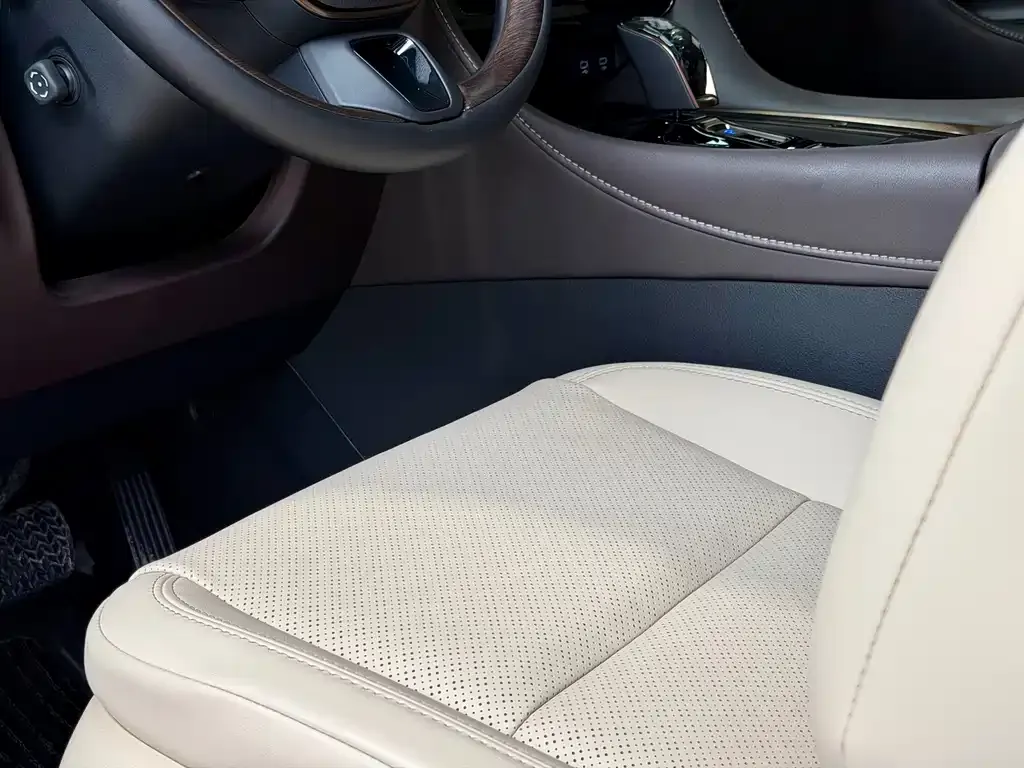 Toyota Alphard — фото 7