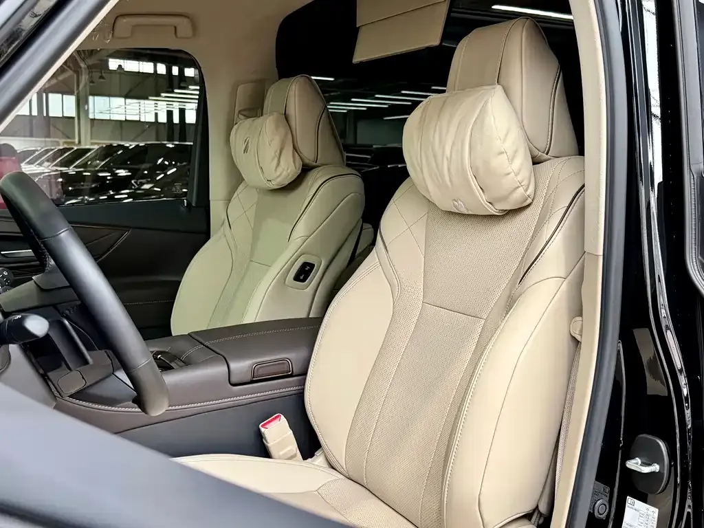 Toyota Alphard — фото 9