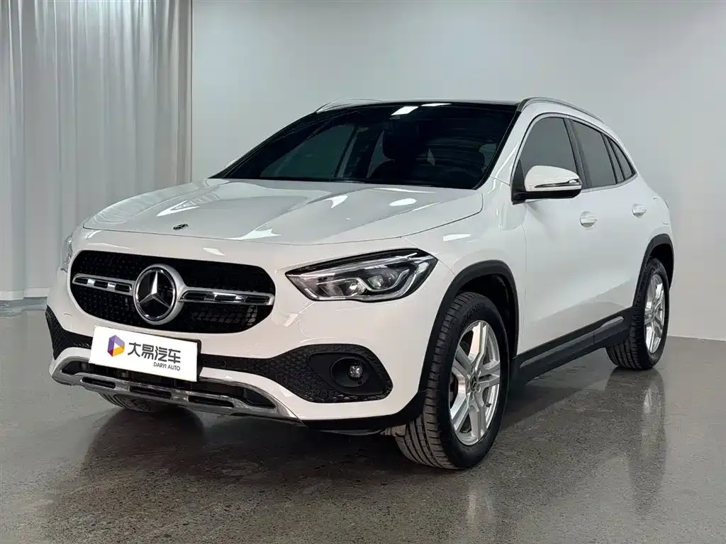 Mercedes-Benz GLA — фото 1
