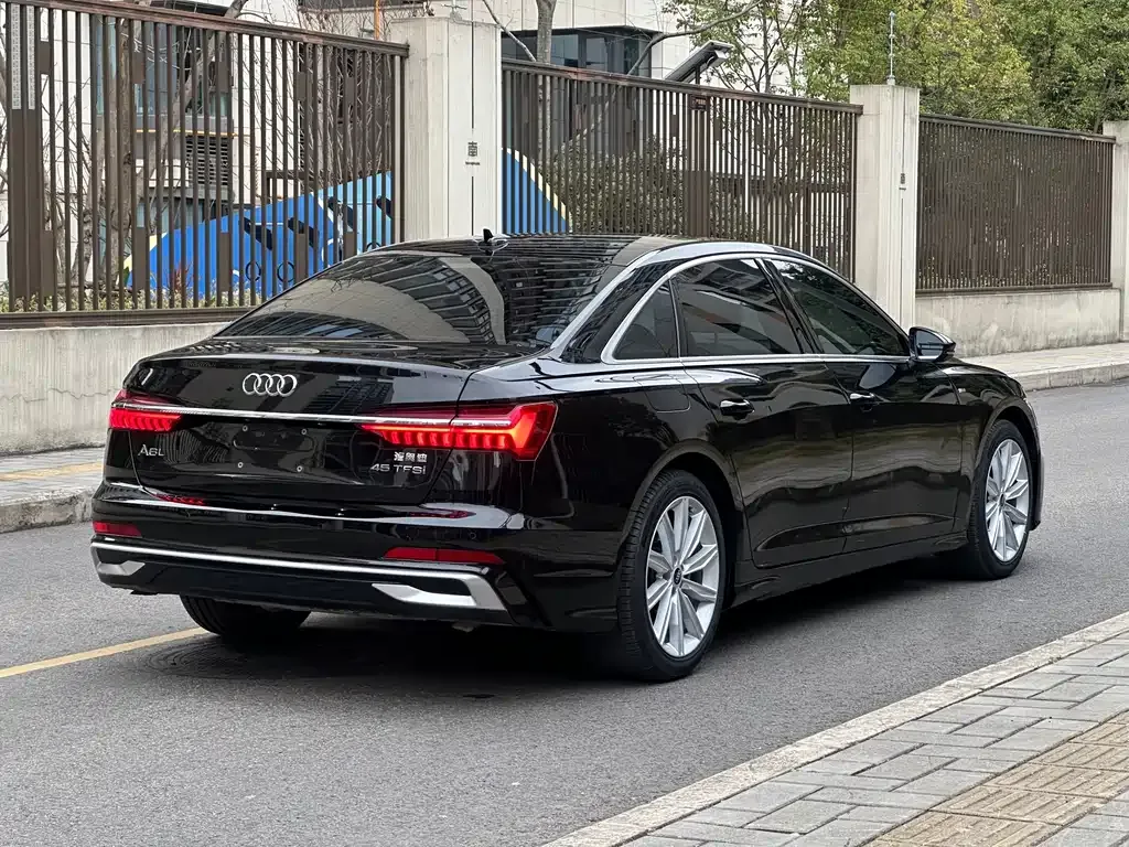 Audi A6L — фото 4