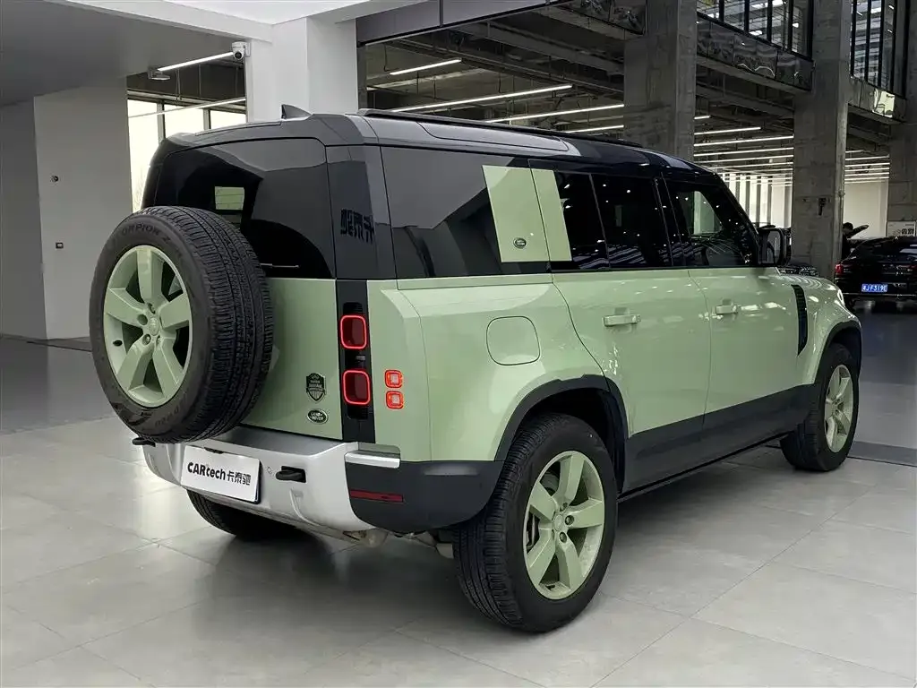 Land Rover Defender — фото 7