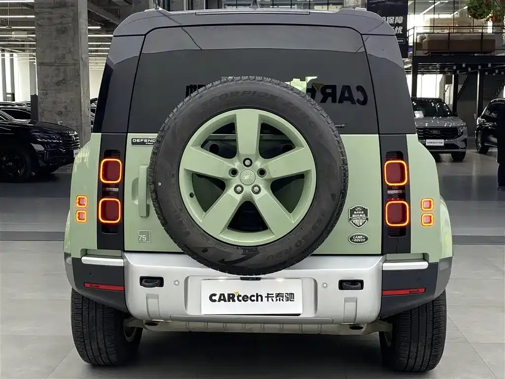 Land Rover Defender — фото 9