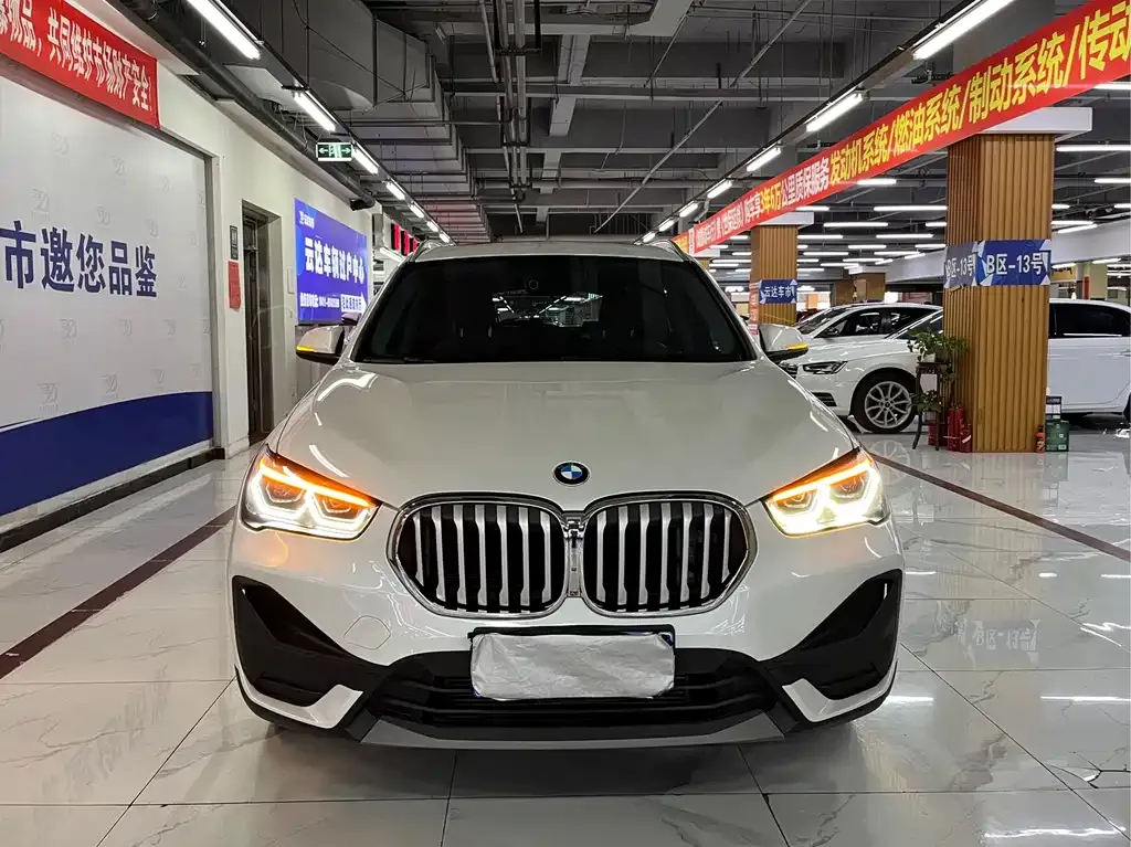 BMW X1 — фото 1