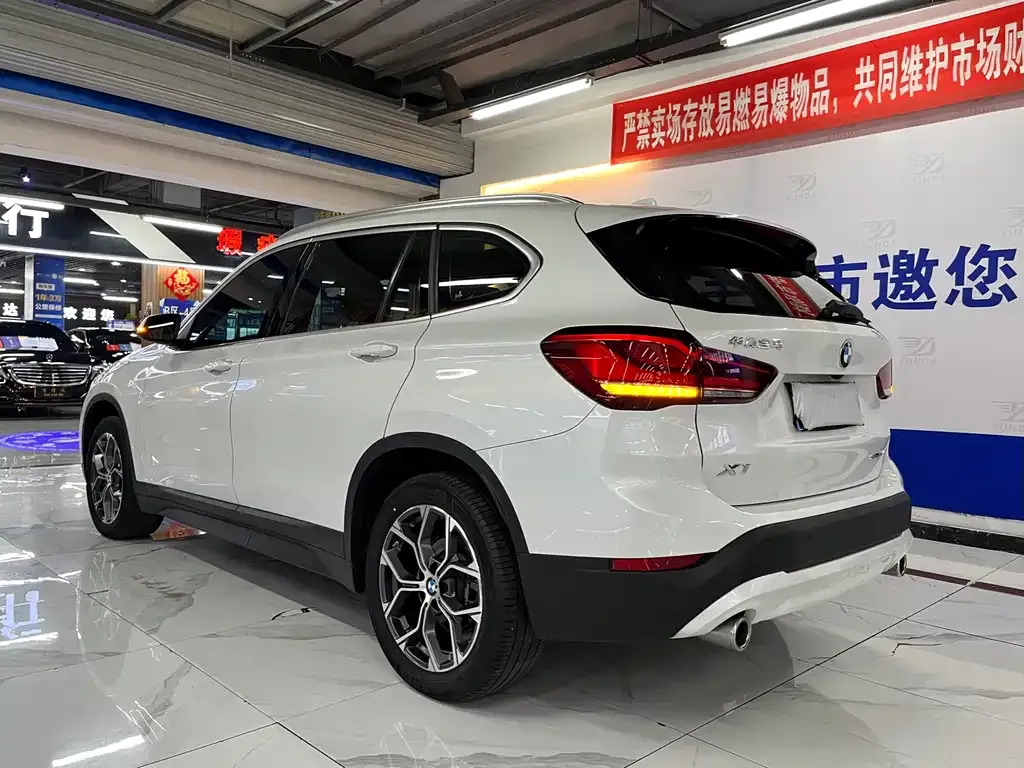 BMW X1 — фото 10