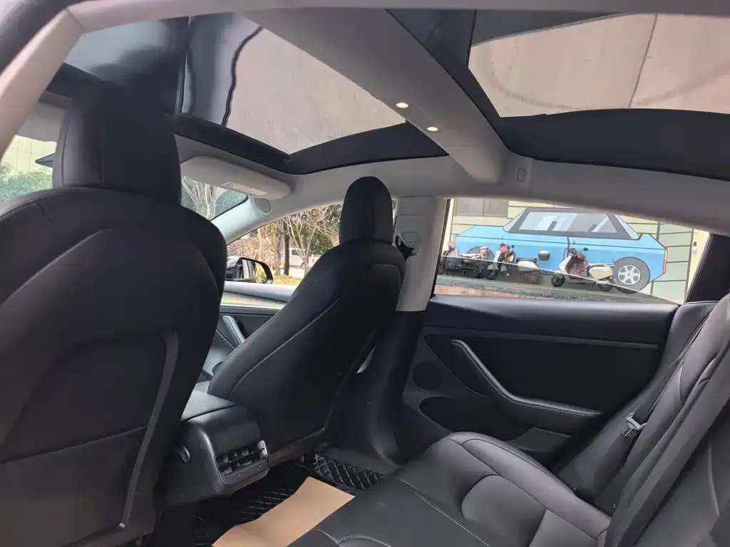 Tesla Model 3 — фото 3