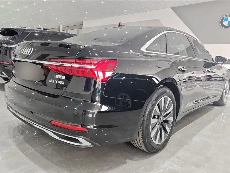 Audi A6L — фото 8