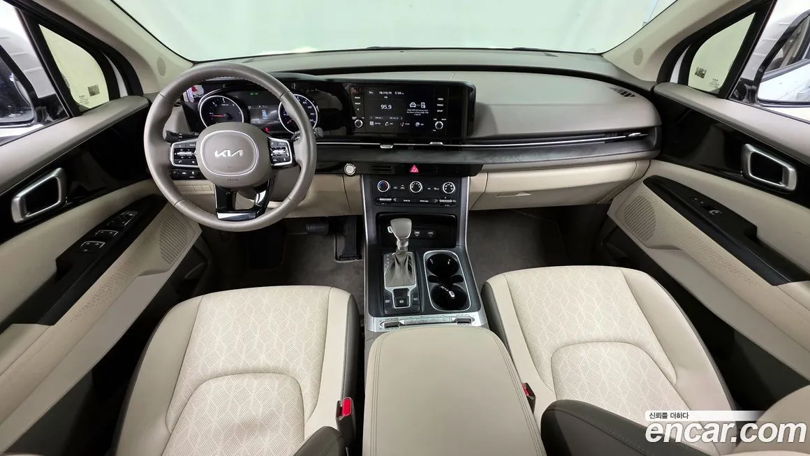 Kia Carnival — фото 2