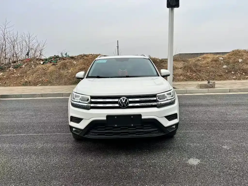 Volkswagen Tharu — фото 1