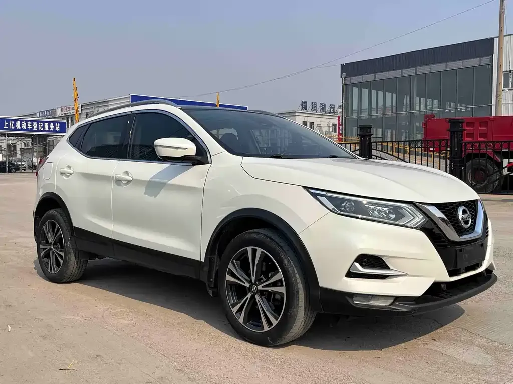 Nissan Qashqai — фото 9