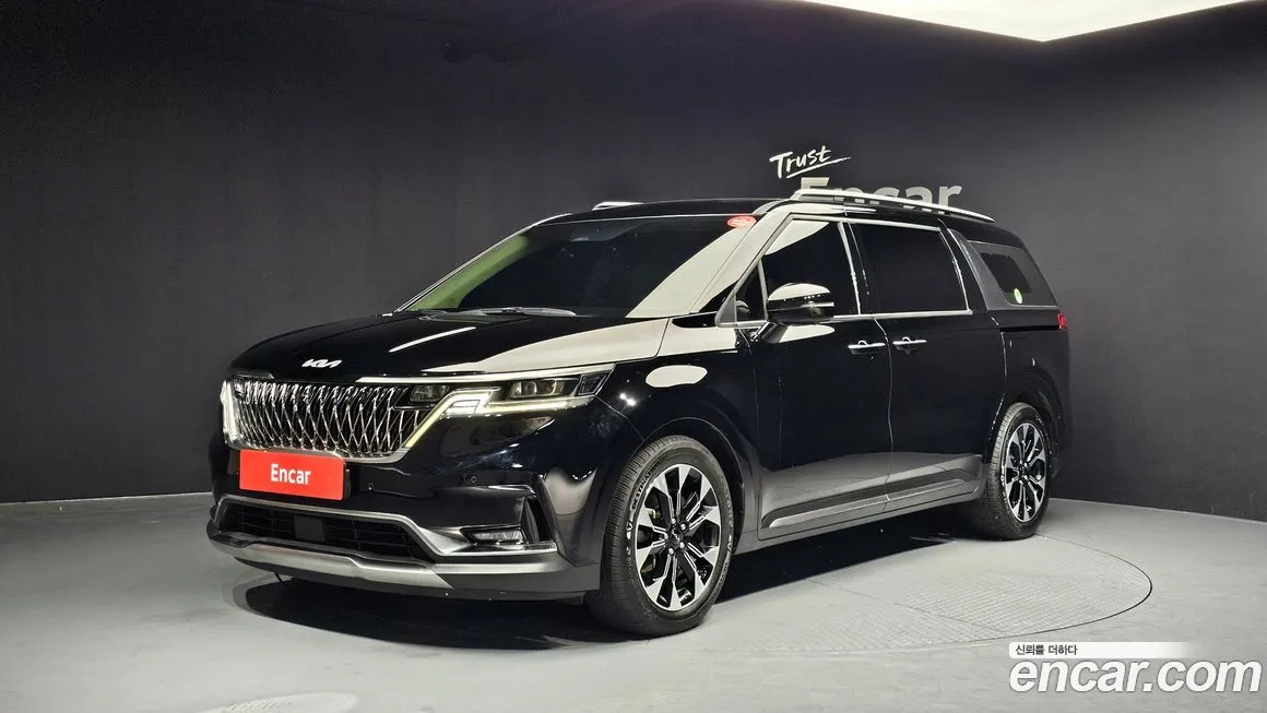 Kia Carnival — фото 1