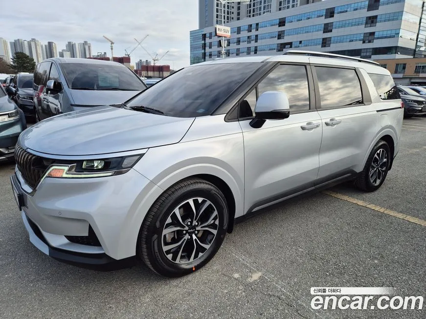 Kia Carnival — фото 10
