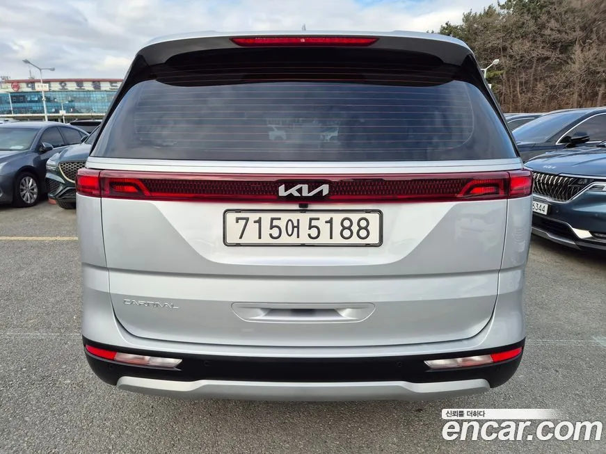 Kia Carnival — фото 9