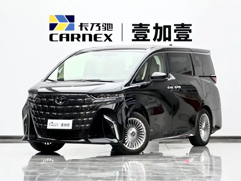 Toyota Alphard — фото 1