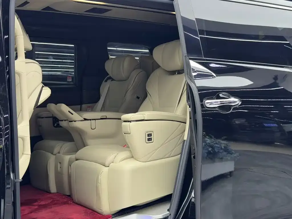 Toyota Alphard — фото 8